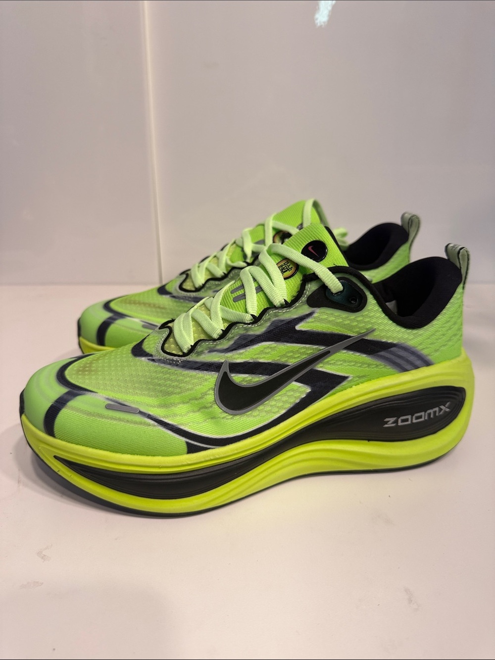 Nike Men’s ZoomX Neon Green Running Shoes vomero plus size 8